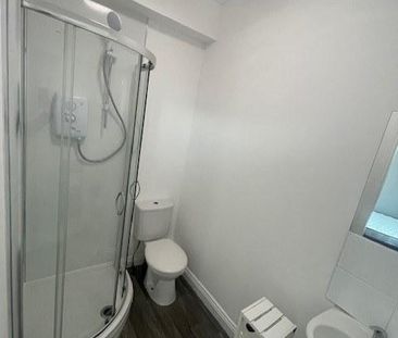 1 bedroom in a flat share to rent - Photo 6