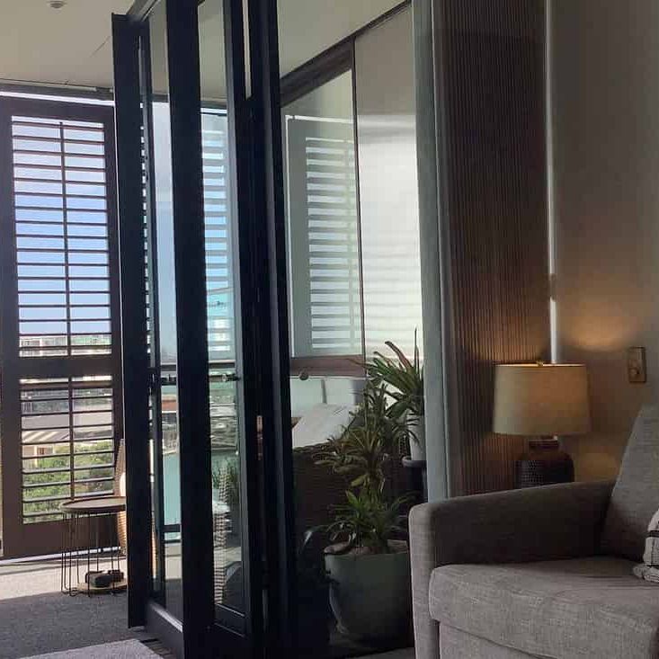 Luxury Central Apt with Amenities - Photo 1