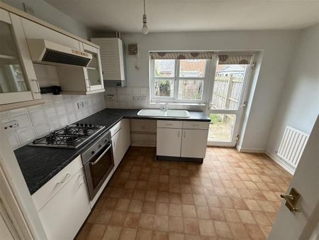 2 bedroom end of terrace house to rent - Photo 5