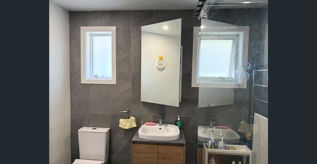 Stylishly Renovated Villa in McKinnon Secondary Zone - Photo 1