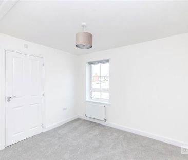 3 bedroom detached house to rent - Photo 2