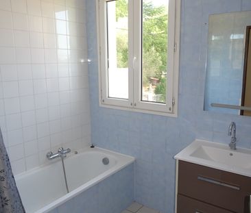 Location Appartement 4 pièces 81m² ST DREZERY 34160 - Photo 4