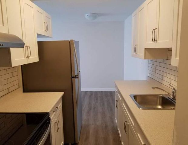 Fairview Manor | 900 Fairview Road, Penticton - Photo 1