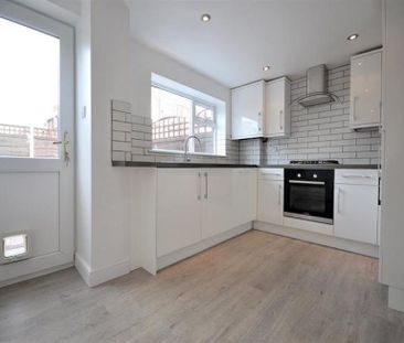 2 Bedroom Terraced To Let - Photo 3
