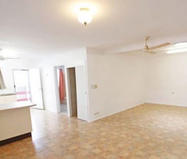 SPACIOUS UNIT IN A GREAT LOCATION IN NAMBOUR - Photo 1
