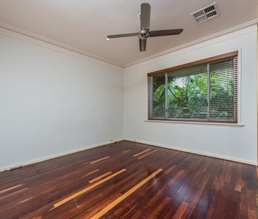 Character Plus - Photo 2