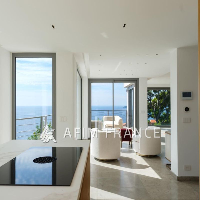 À seulement quelques pas de la plage, cette magnifique Villa b - Photo 1