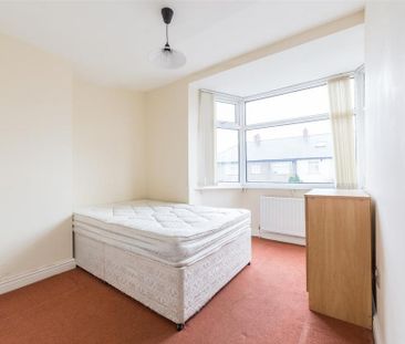 5 bedroom maisonette to rent - Photo 4