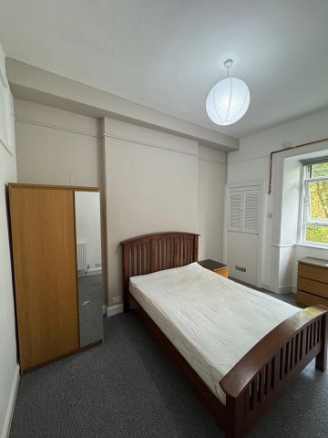 3 Bed Flat, Montague Street, EH8 - Photo 3