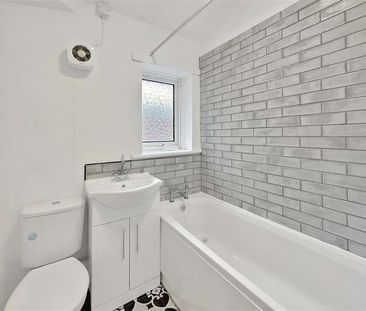 Leverhulme Avenue, Bolton, BL3 - Photo 2