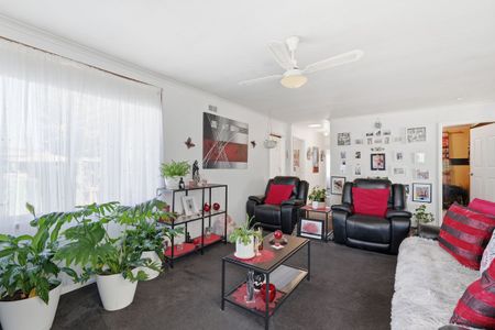 Four Bedroom Family Home - Photo 3