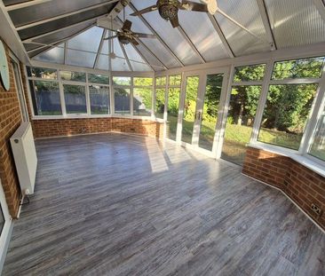 4 bedroom detached house to rent - Photo 4