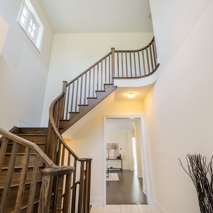 For Lease - 79 Meadowsweet Lane Unit# Main, Richmond Hill, Ontario - Photo 1