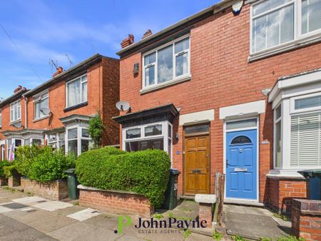 2 bedroom end of terrace house to rent - Photo 5