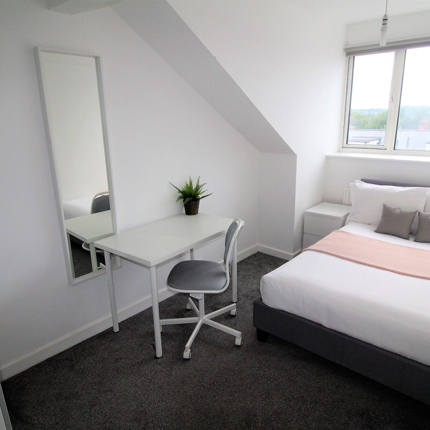 Top Flat, 30 Ebor Place, LS6 1NR, Leeds - Photo 1