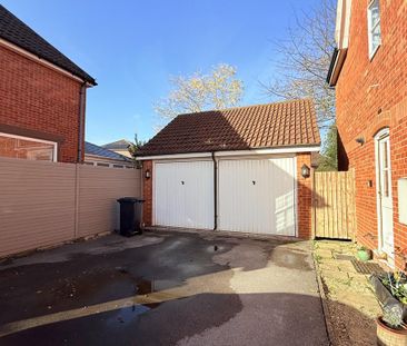 4 bedroom detached house to rent - Photo 2