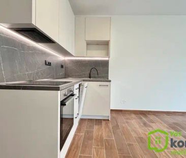 Pronájem bytu 1+kk s balkonem, parkováním a sklepem – ul. Třída Jiř... - Photo 2