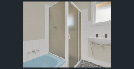 Spacious 3 Bedroom Home! - Photo 3