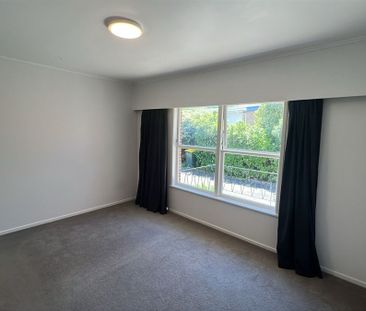 Tidy 2 bedroom brick and tile - Photo 5