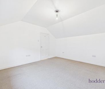 3 bedroom end of terrace house to rent - Photo 4