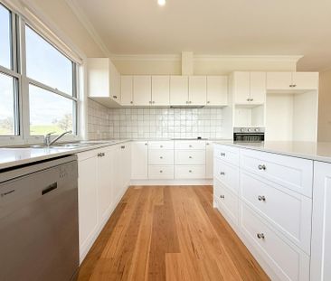 Picturesque Country Living - Photo 2