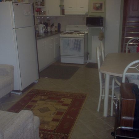 Nice Room for Rent in Shared Apt-Available APRIL 1 - Photo 4