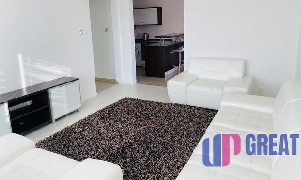 Na prenájom zrekonštruovaný 3-izbový byt v Dunajskej Strede - Photo 1