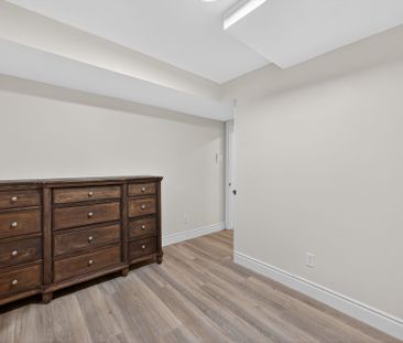 For Lease - 76 Logan Court, Barrie, Ontario - Photo 2