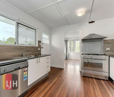 3 BEDROOM HOME WITH AIR CONDITIONING CLOSE TO EVERYTHING - Photo 6