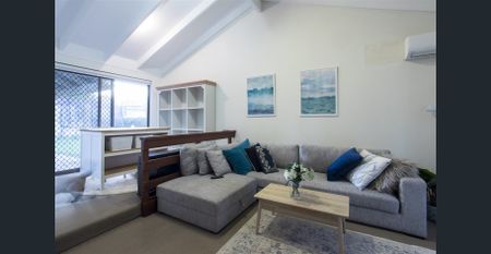 Spacious 4 Bed / 2 Bath Family Home in Prime Carine Location - Photo 4