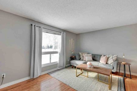 135 Oakburn - Photo 4