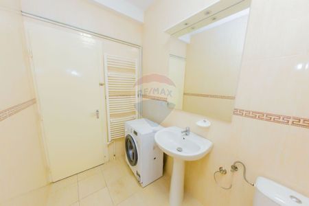 Parter de casă 133 mp de închiriat în centrul orașulu... - Fotografie 3