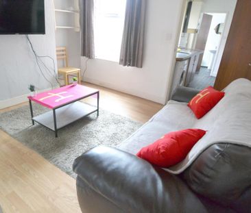 2 bedroom detached house to rent - Photo 1