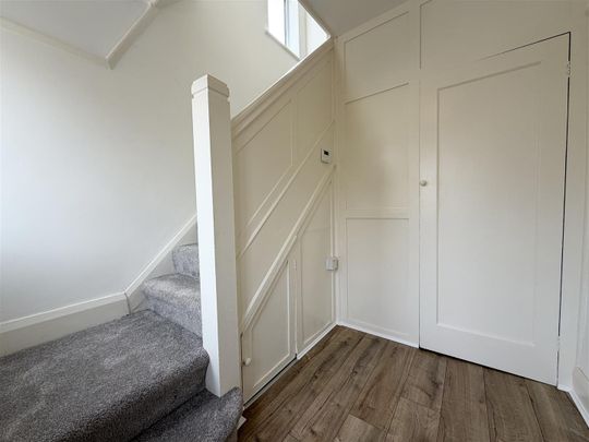 Western Avenue, Bromborough - Photo 1