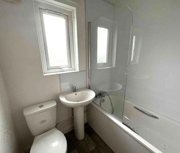 82 Glenkeen Drive, Greenisland, BT38 8XQ - Photo 4