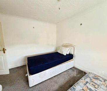 4 bedroom detached house to rent - Photo 5