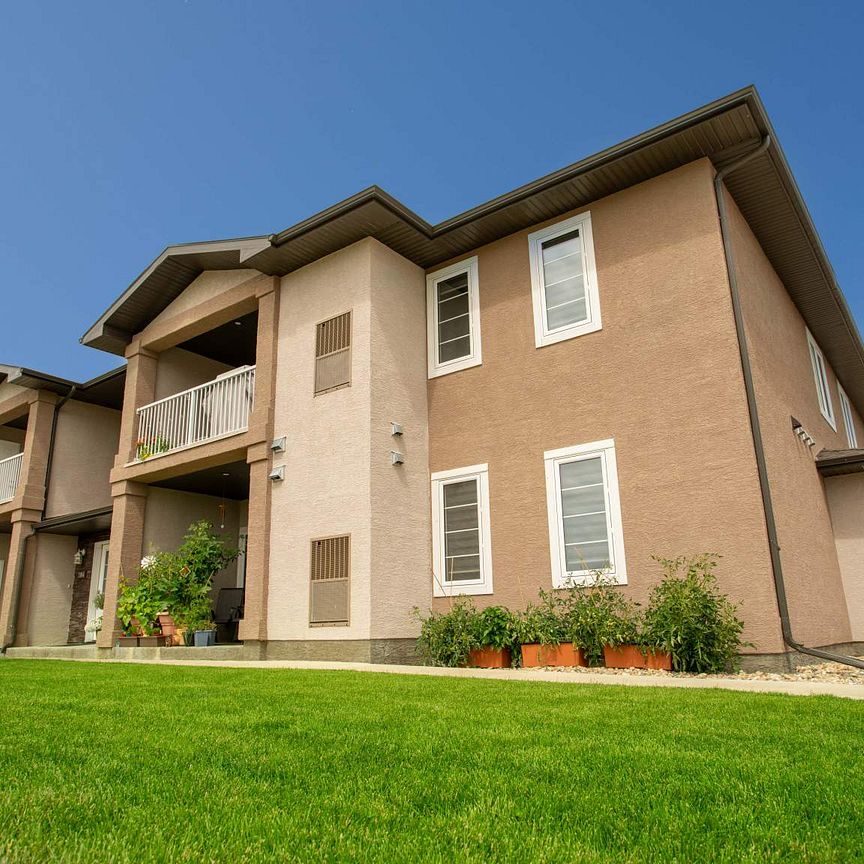 Chester Court Condos - Photo 1