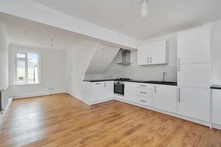 2 Bed Flat, Demesne Road, SM6 - Photo 3