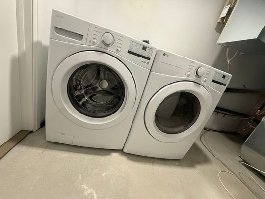 For Lease - 213 Danny Wheeler Boulevard, Georgina, Ontario - Photo 1