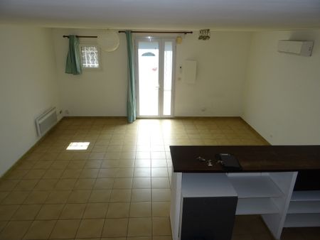 Location Appartement 4 pièces 81m² ST DREZERY 34160 - Photo 2