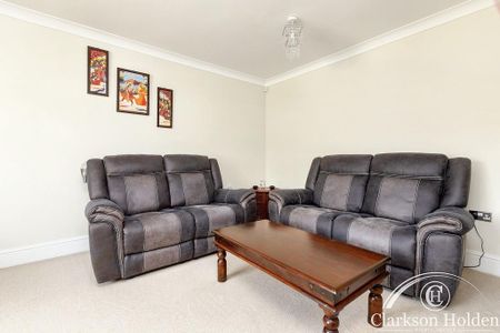 5 bedroom detached house to rent - Photo 3