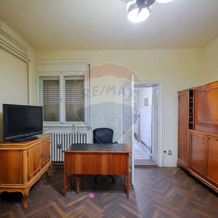 Apartament cu o cameră la casă, în Ioșia, de închiriat - Fotografie 4