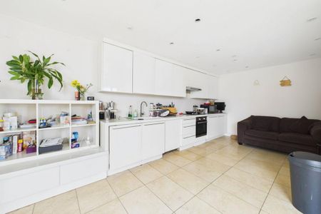 4 bedroom terraced house to rent - Photo 3