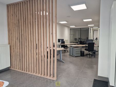 Instapklaar handelspand te huur in het bruisende centrum van Ninove - Photo 5