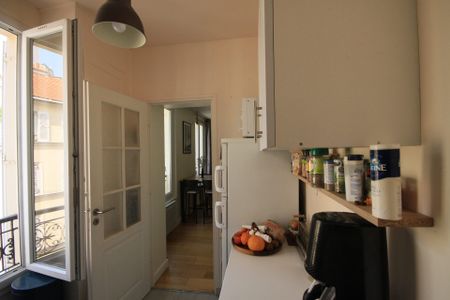 Location Appartement 1 pièce 31m² PARIS 15ème - Photo 4