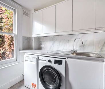 A beautifully furnished one bedroom apartment in the City centre. - Photo 1