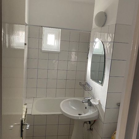 Închiriez garsonieră zona Cetate statia Flanco - Photo 3