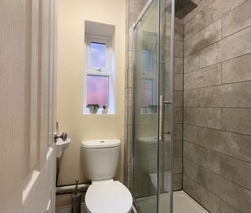 Room in a Shared House, Devonshire Road, SO15 - Photo 4