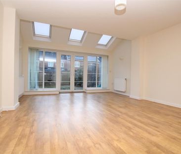 2 bedroom terraced house to rent - Photo 2