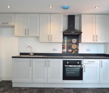 2 bedroom apartment to rent - Photo 2